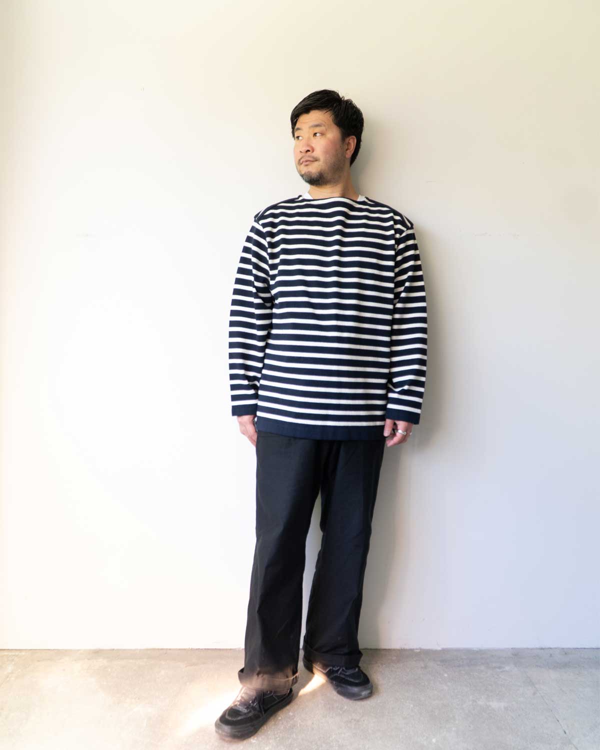 NAVY × WHITE（165cm66kgサイズ（３）を着用）