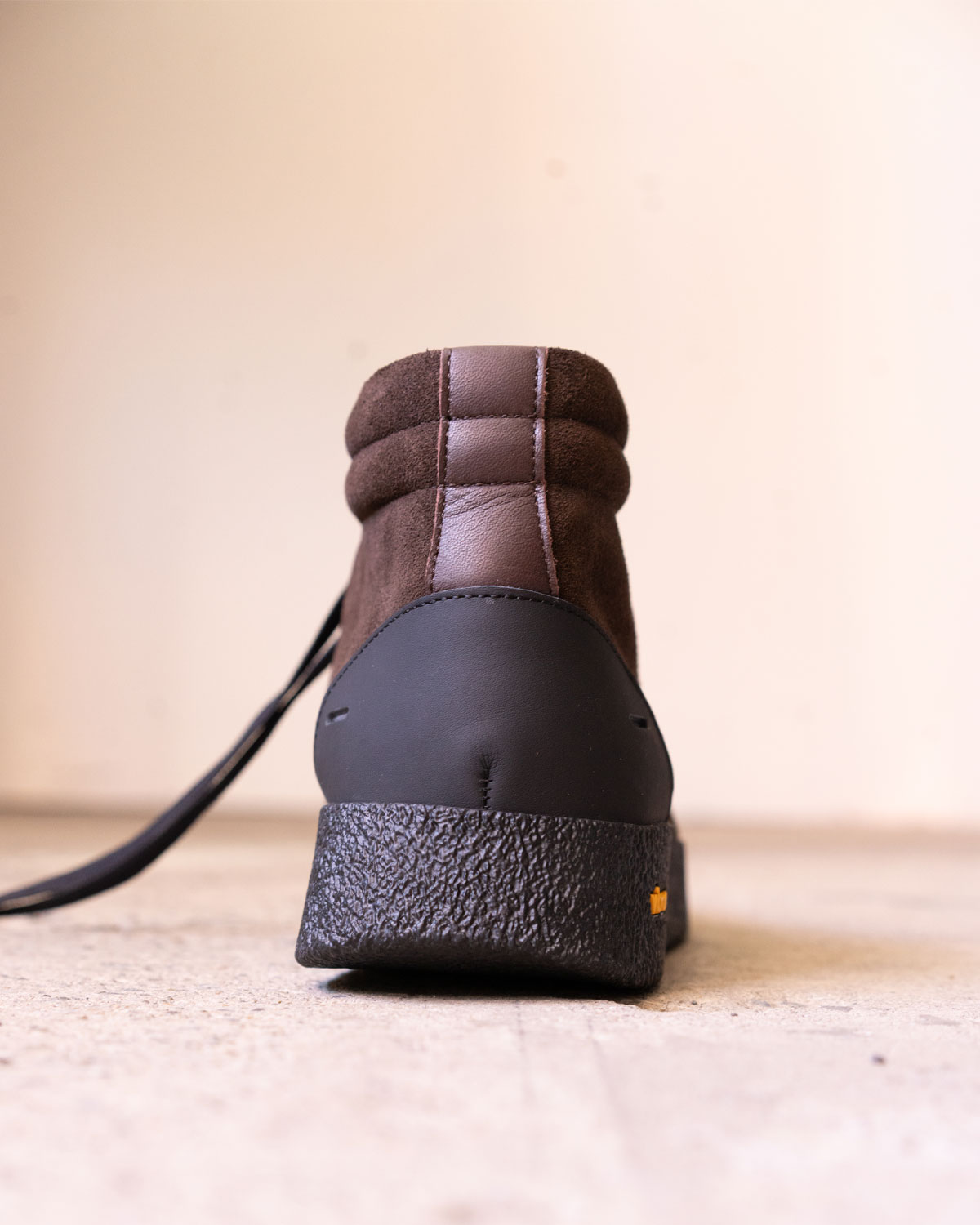 Dark Brown（ヒールには補強のレザーがつき着脱しやすいです）