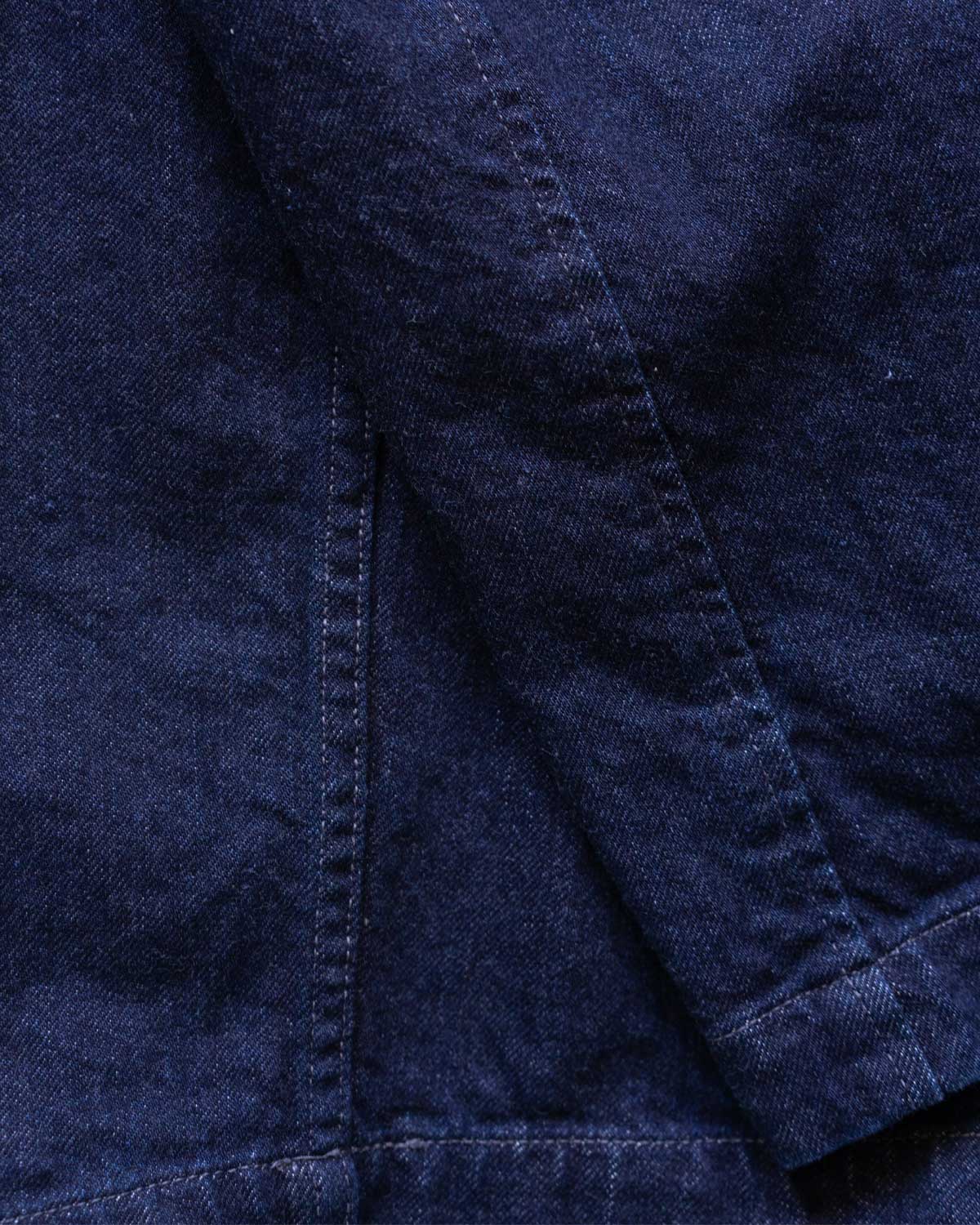 DARK NAVY(サイドシーム部はしっかりあたりが出ています)