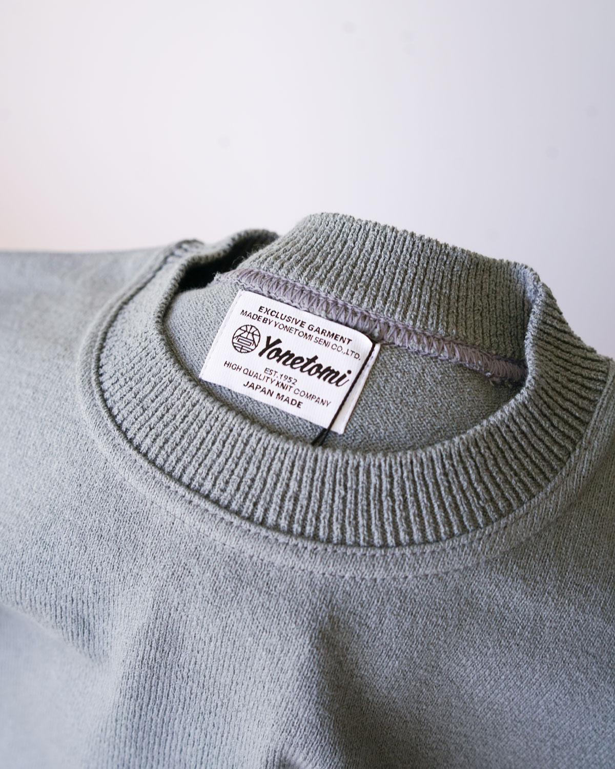 GRAY(控えめなタグは製品への自信を窺わせます)