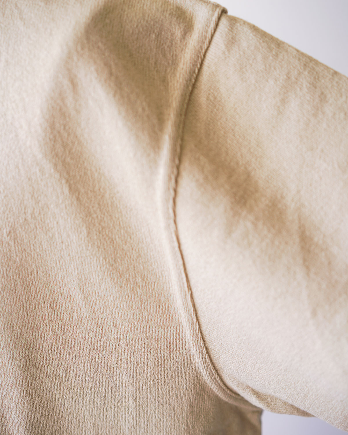 BEIGE(動きやすいラグランスリーブ)