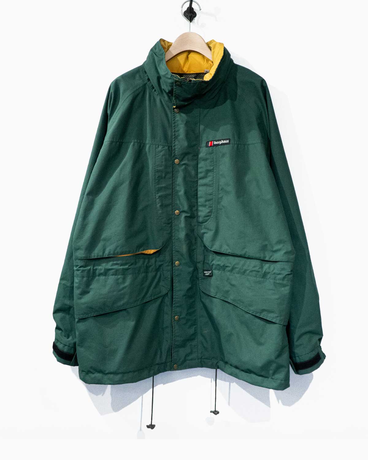 vintage 80s berghaus GORE TEX jacket -green color-
