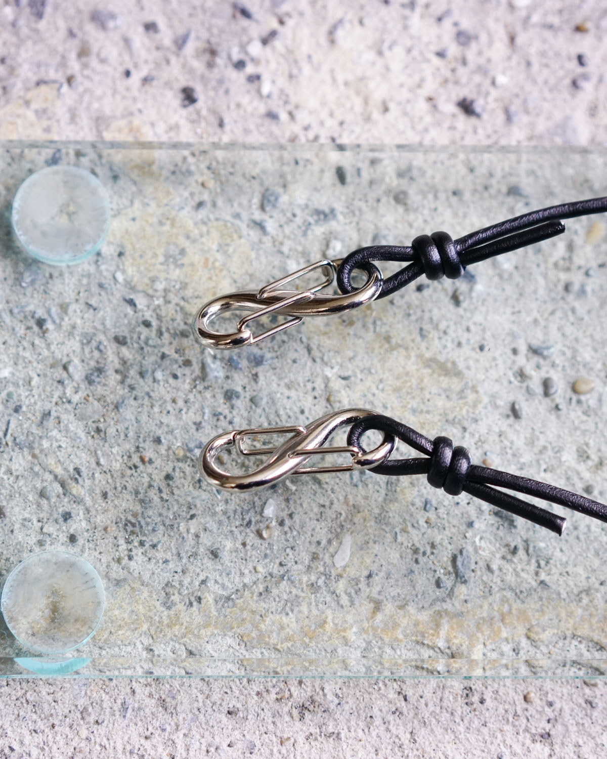 BLACK(S字金具は取りやすく落ちにくいです)