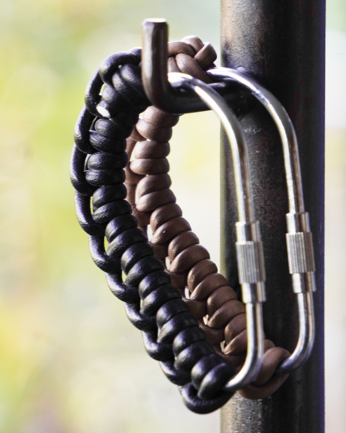 BLACK（良縁をもたらす縁起物です）