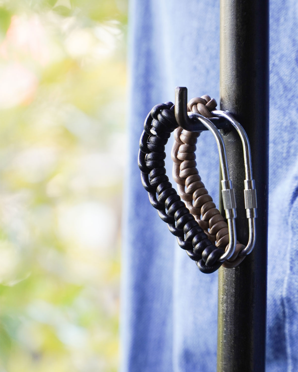 BLACK（静かに力強い佇まいはお守り代わりとしても良いです）