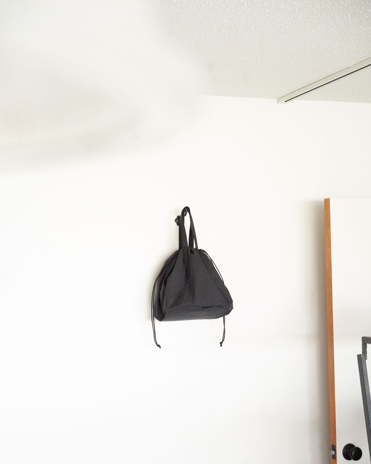 SHRINK TAFFETA HELMET BAG  -black-