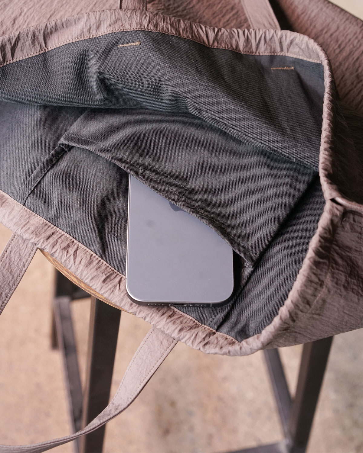 UMBER（内ポケットが一つつきます）