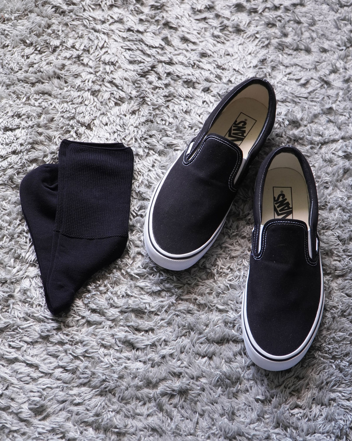 BLACK（スニーカーとの相性も良し）