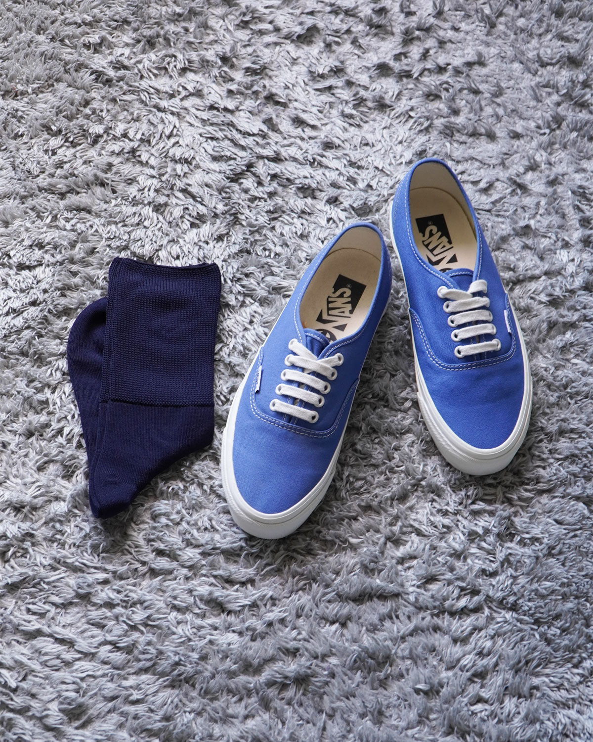 NAVY(スニーカーや革靴との相性が良いです)