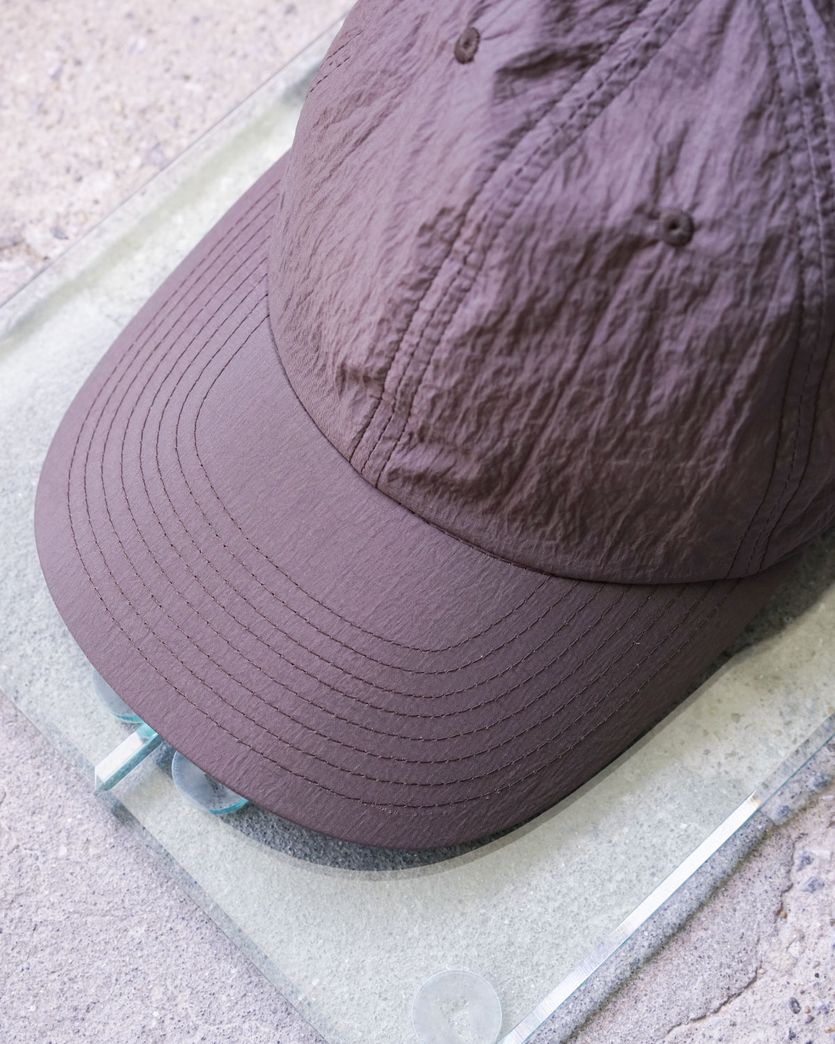 SHRINK TAFFETA 6 PANEL CAP  -umber-
