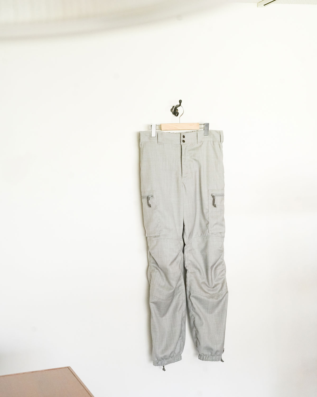 GRAY（イメージ）