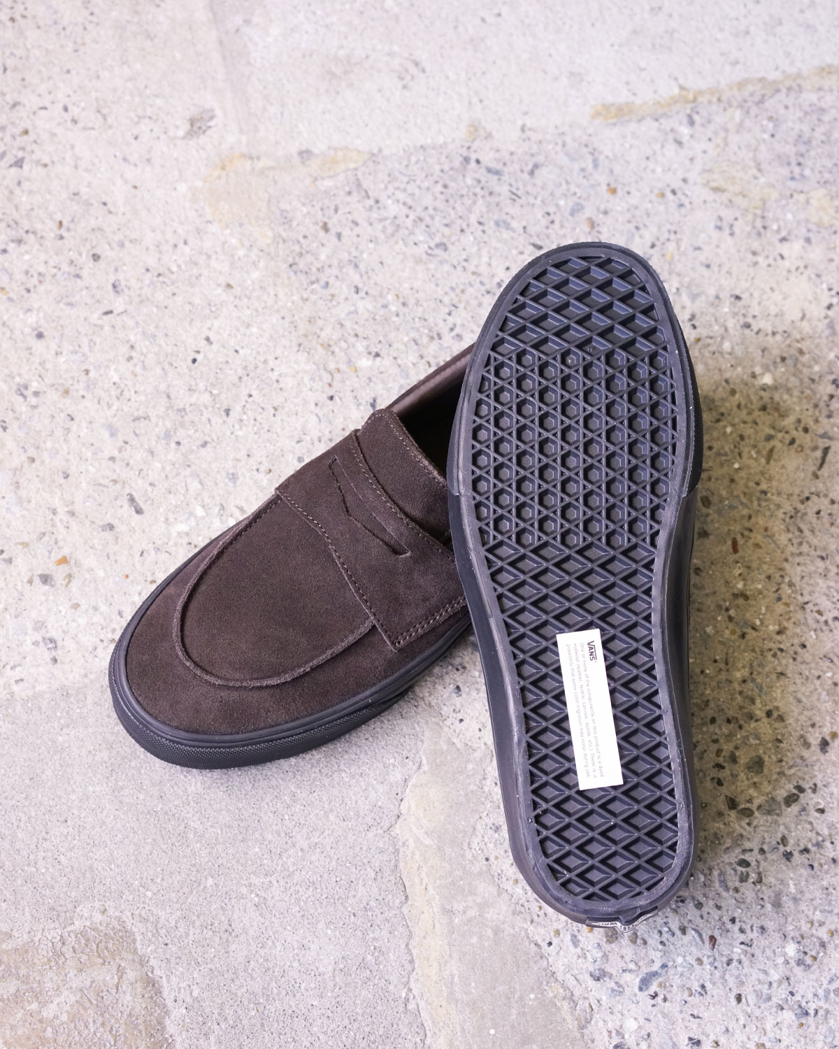 brown（ラグソールから変更されたVANSらしいワッフルソール）