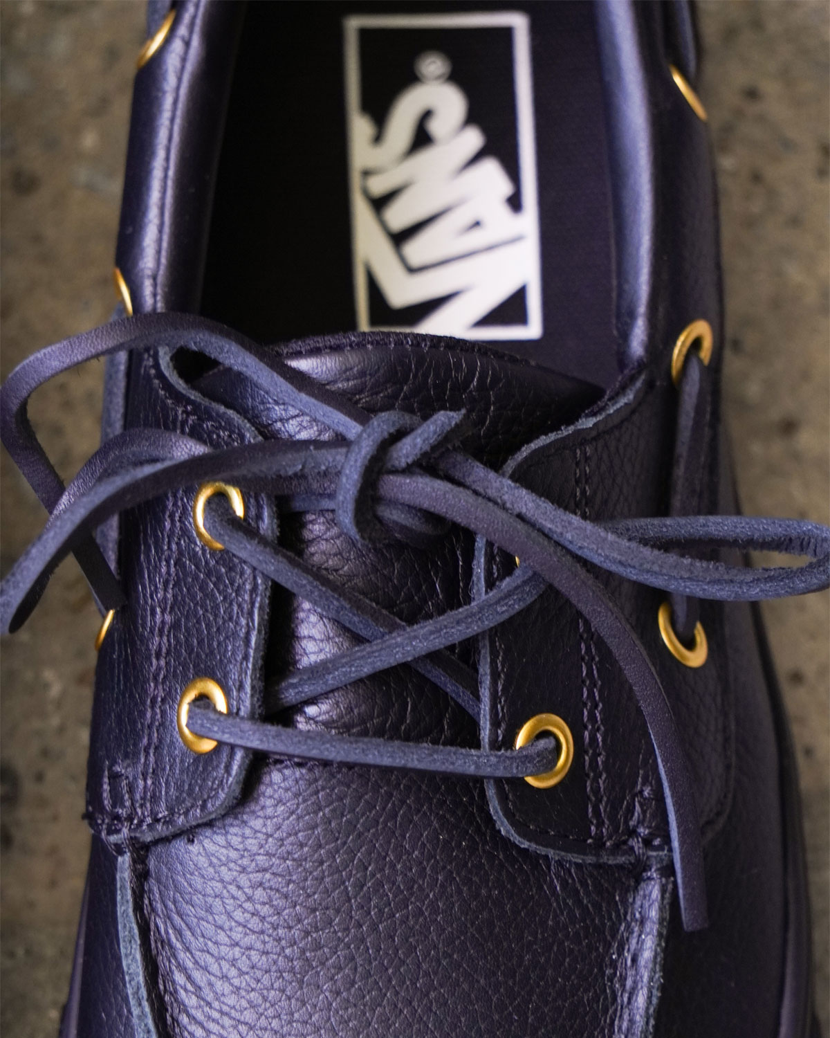 BLACK（シューレースはレザーの紐）