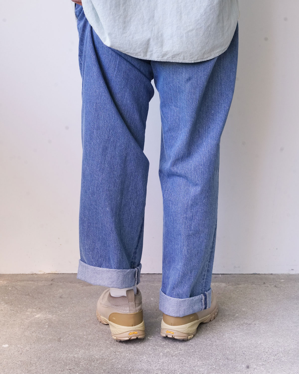 BEIGE(着用イメージ背面)