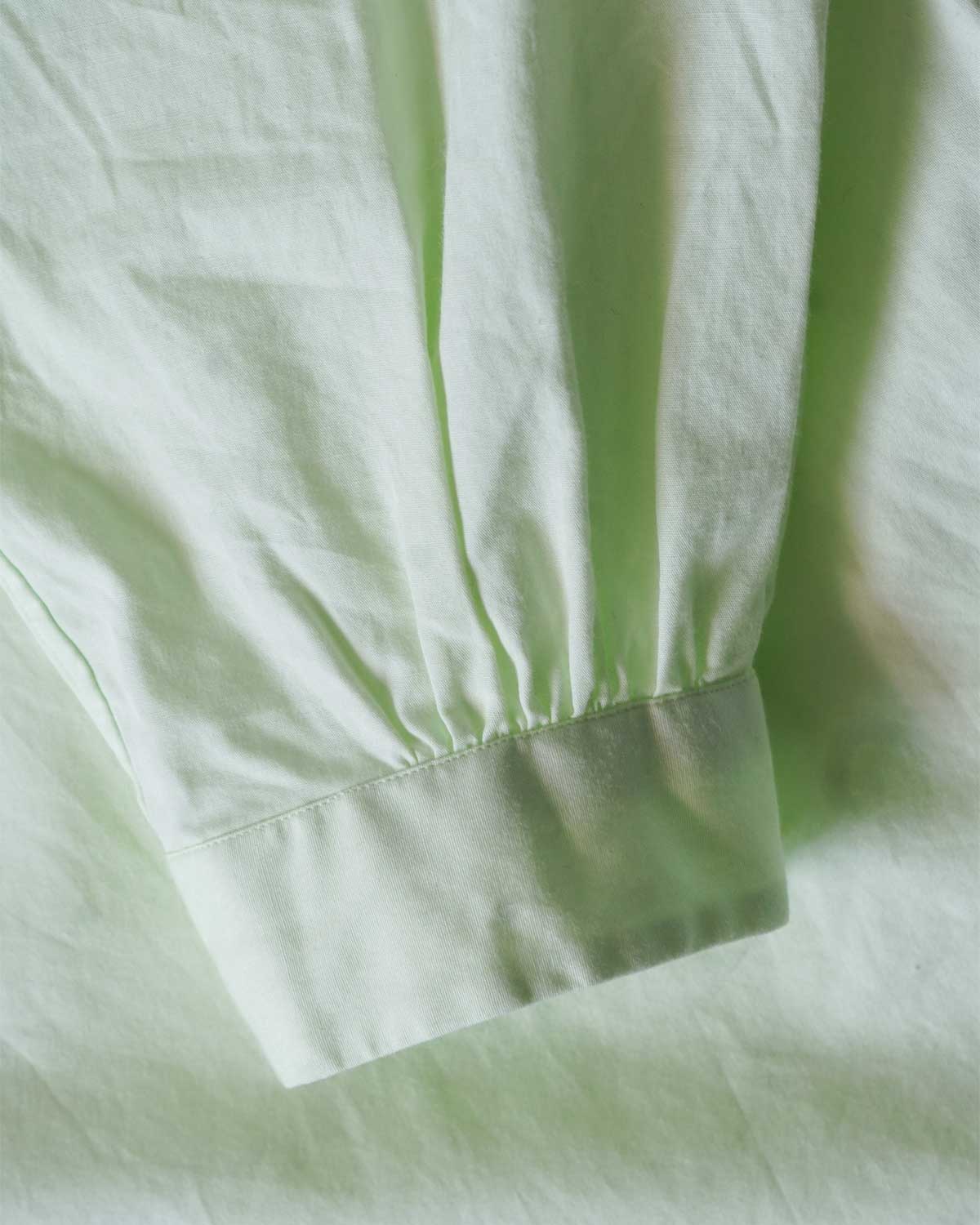 LIME(細かいタックが入った丁寧な縫製は丸みが出ます)