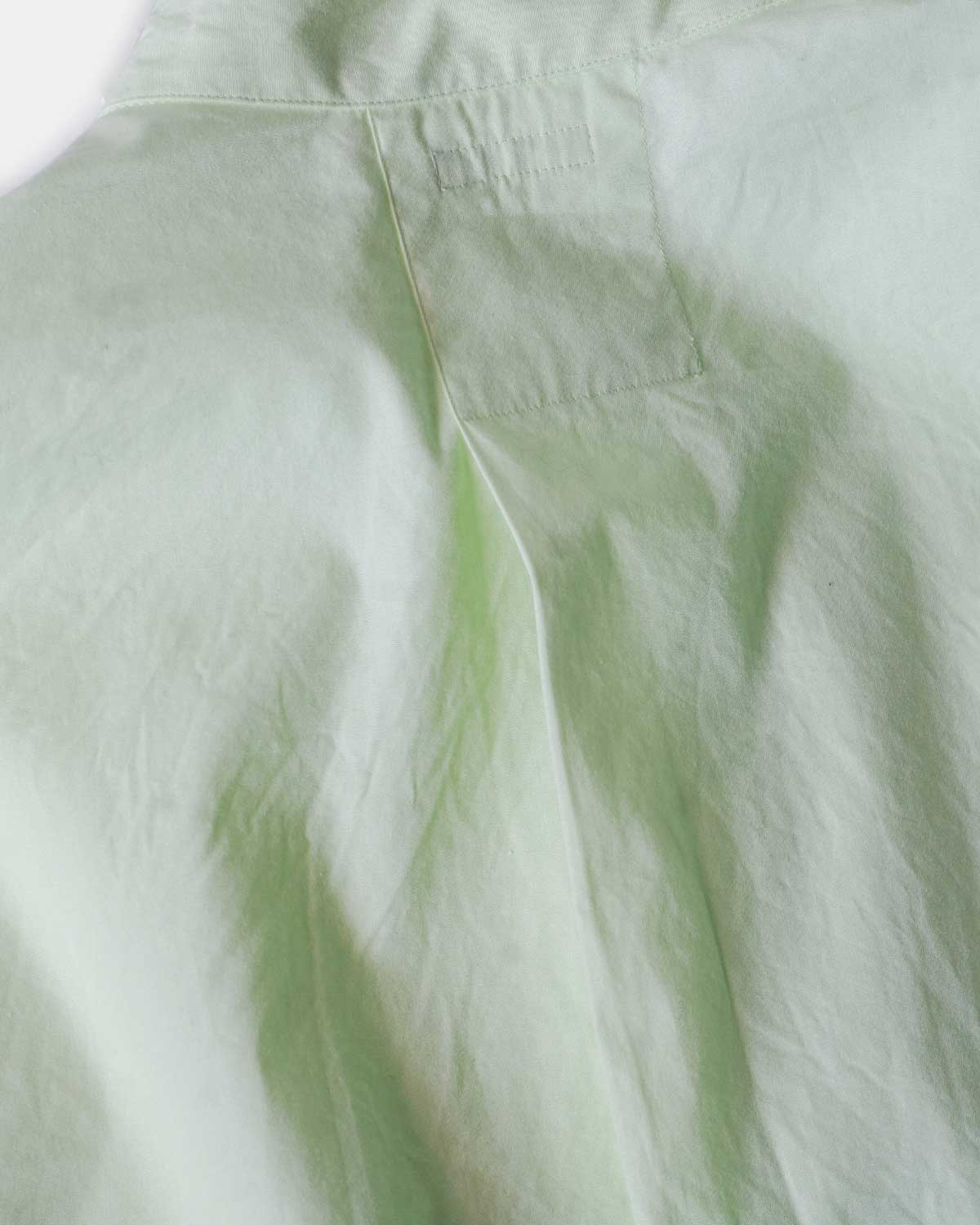 LIME(襟裏は片倒しすることで綺麗なドレープが生まれます)