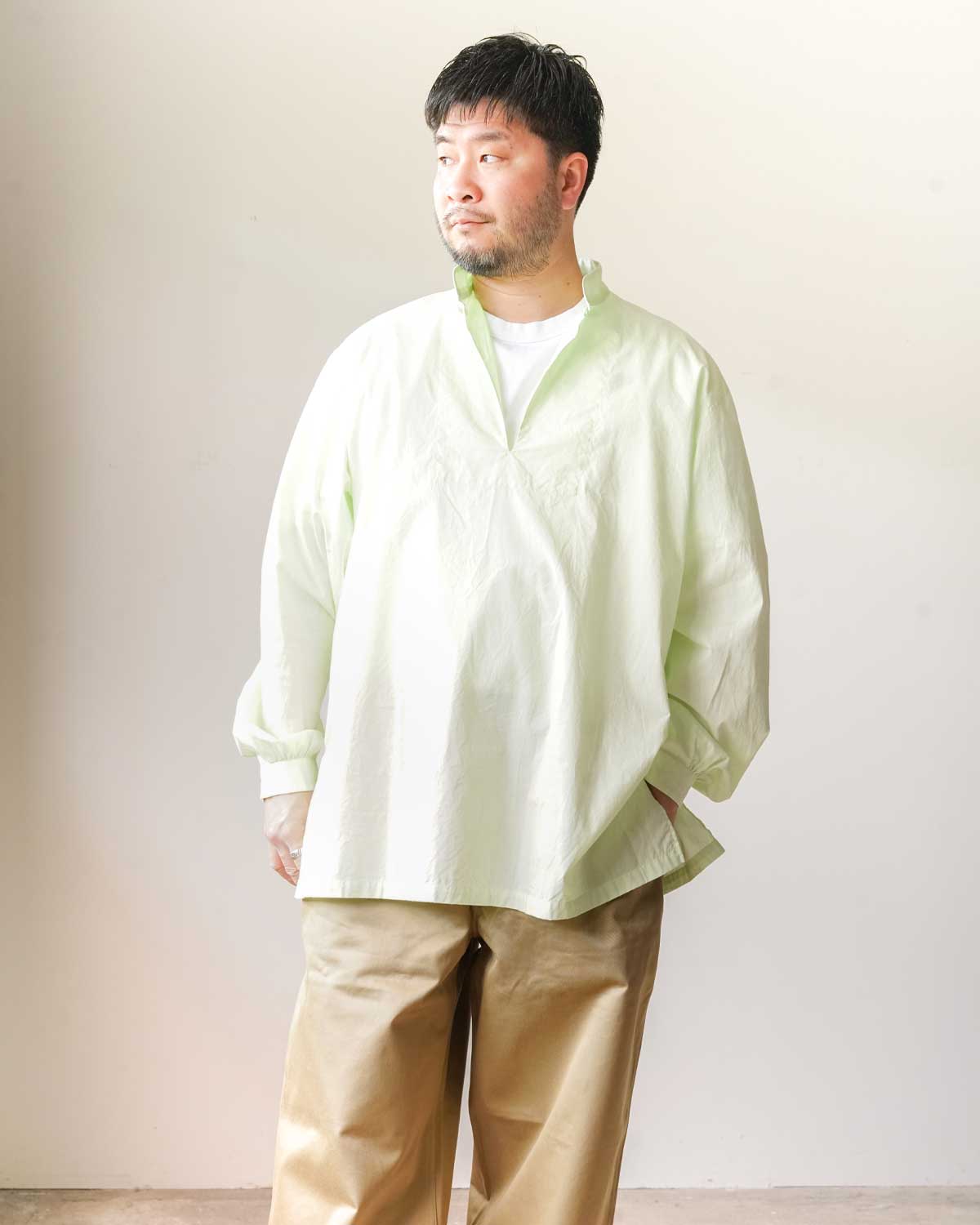 LIME(165cm66kgサイズ2を着用)