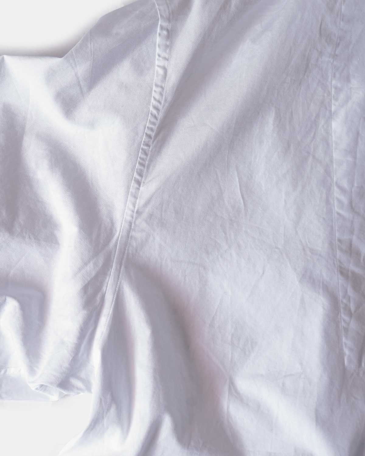 WHITE(アームホールは広めなので快適です)