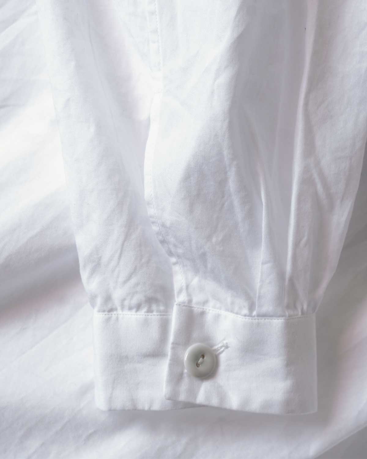 WHITE(カフスにも有田焼の陶磁器ボタンがつきます)