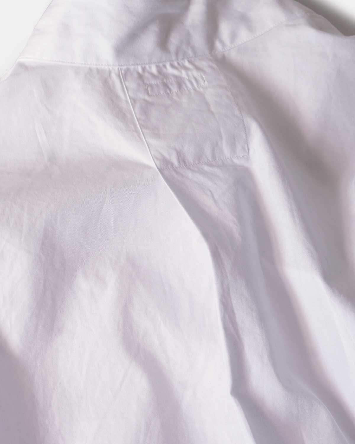 WHITE(襟裏は片倒しすることで裾に向かってドレープが綺麗に出ます)