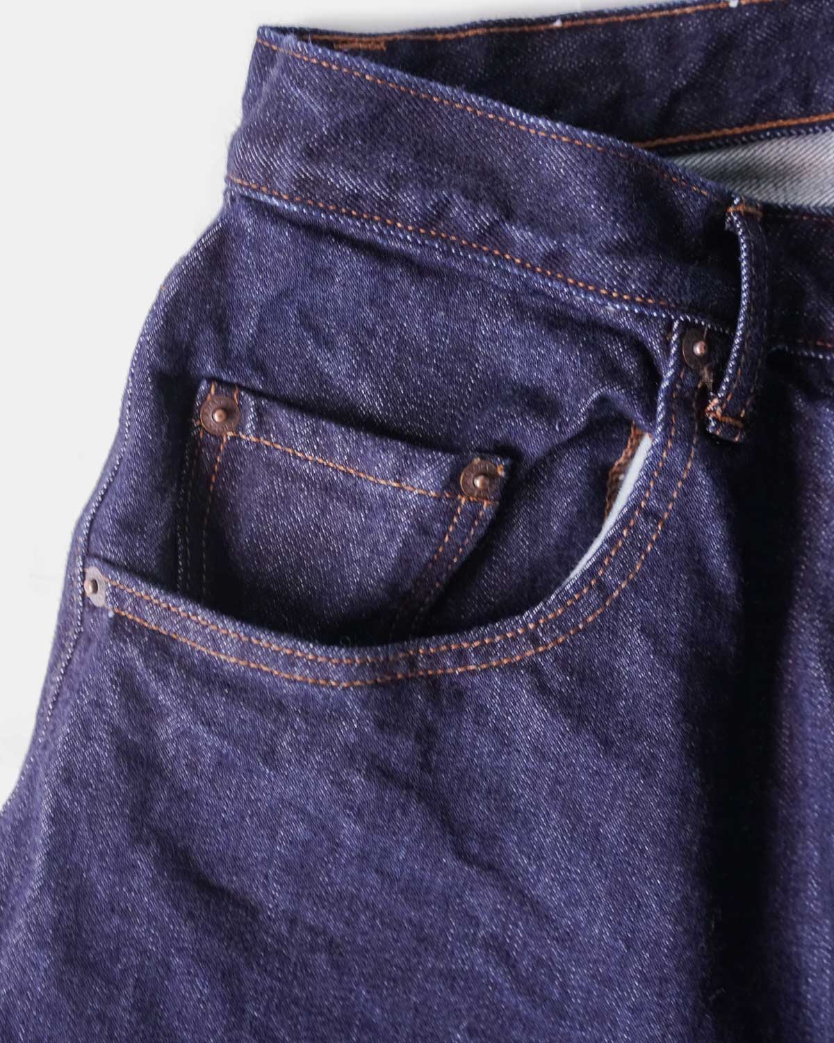 Dark Navy（反対側にはコインポケットがつきます）