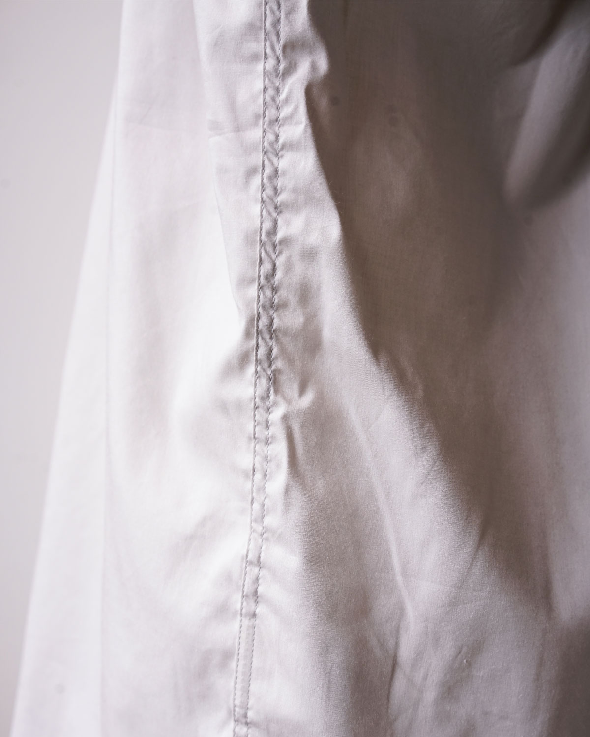 Light Gray（サイドは環縫いされておりワークらしさを感じられます）