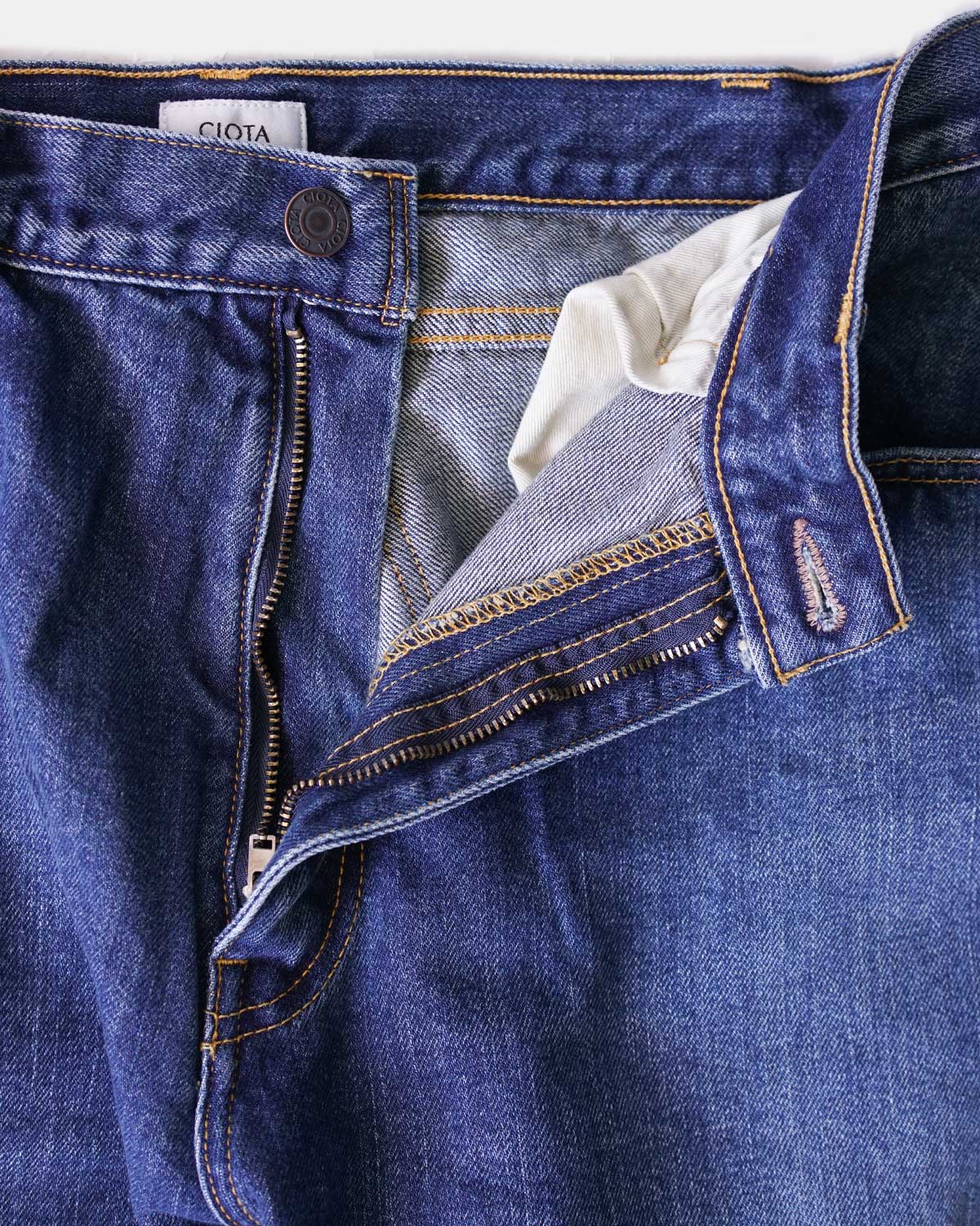 Medium Blue(ジッパーフライなので生活する上でも快適です)