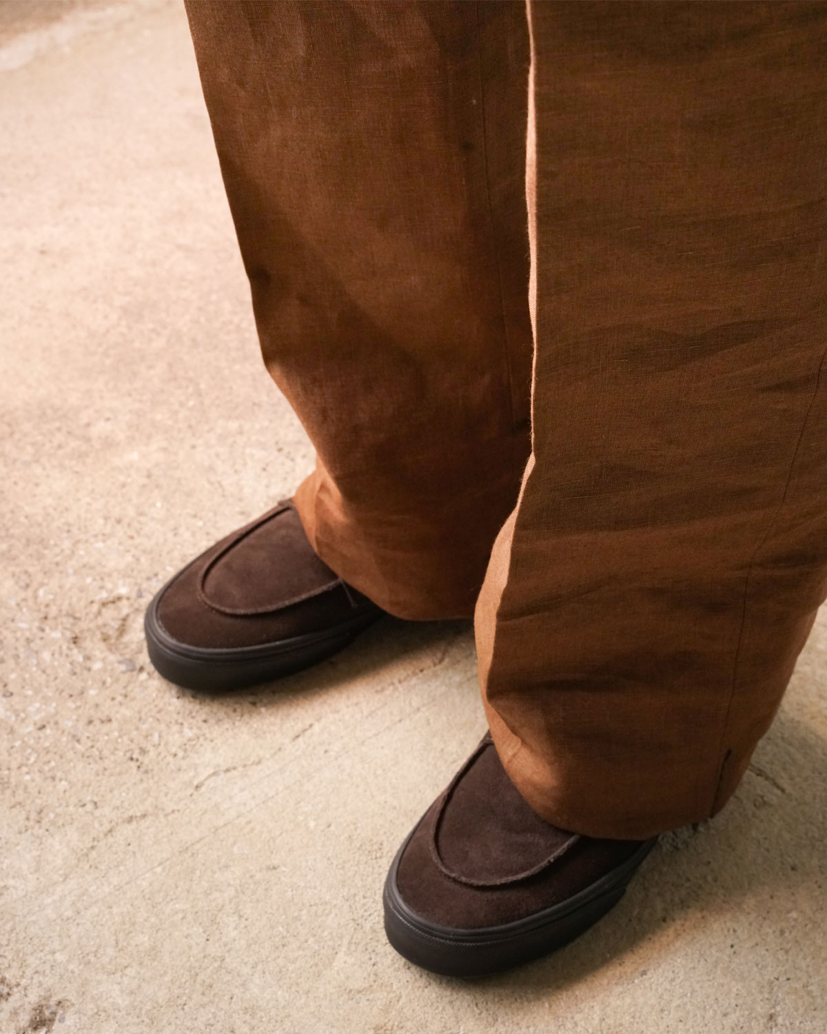 Brown（裾はハーフからワンクッションがおすすめです）