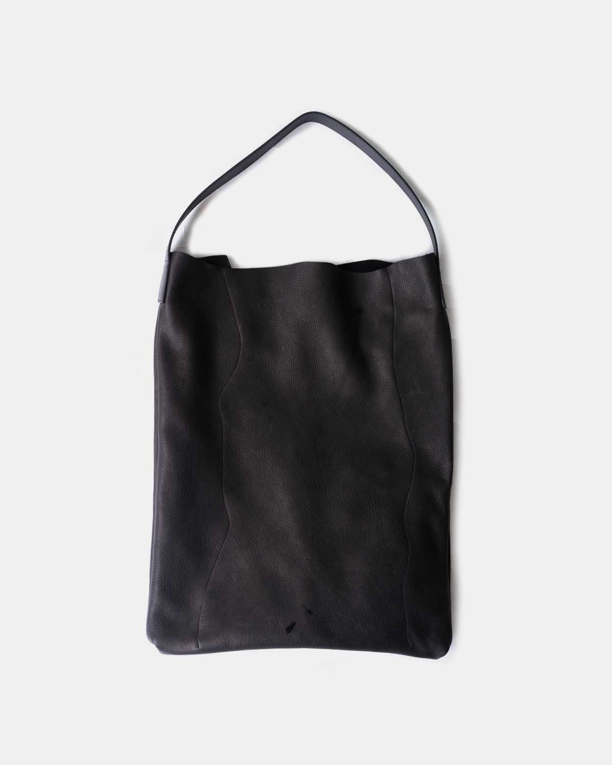 BLACK（表面）