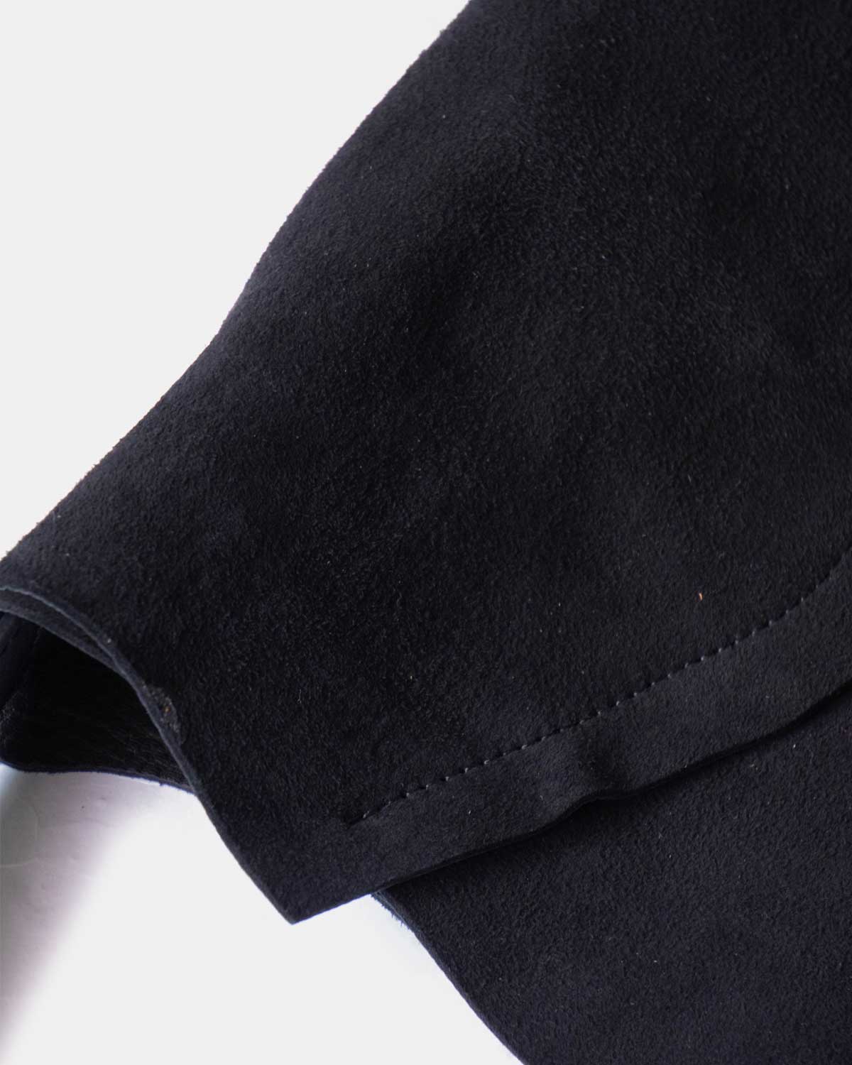 BLACK（個性豊かなレザーの表情が最大の持ち味です）