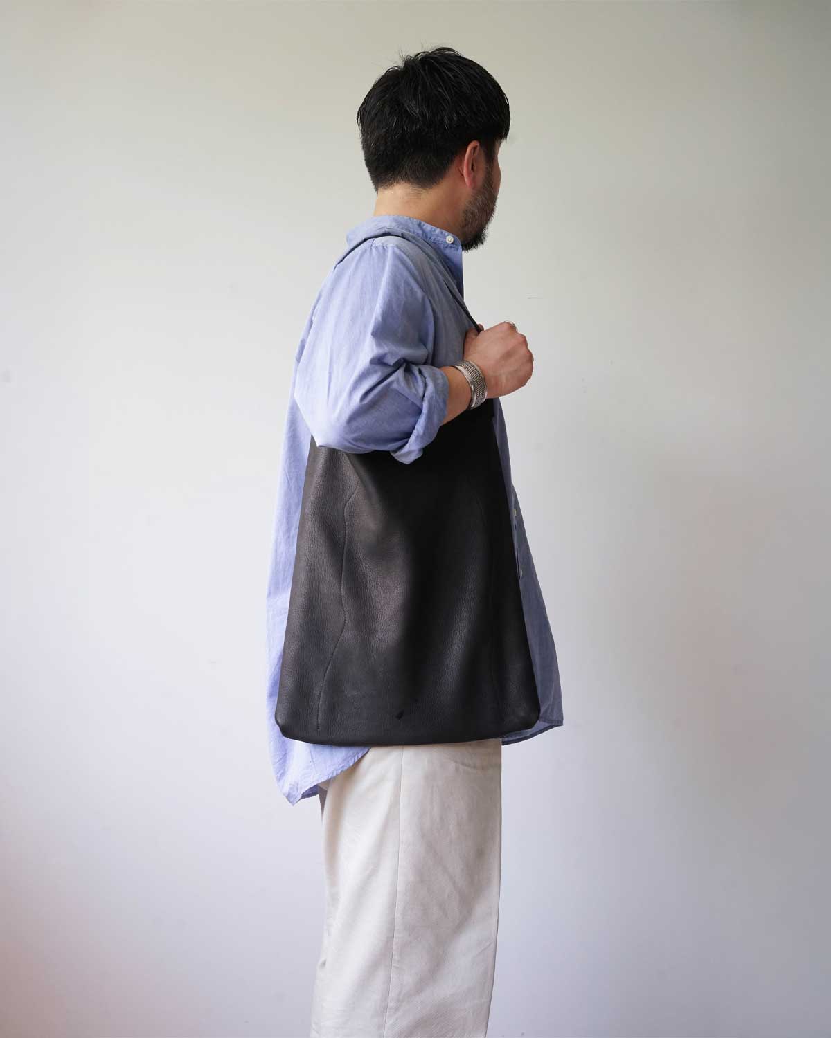 PRIMITIVE ONE SHOULDER BAG -DEER- black