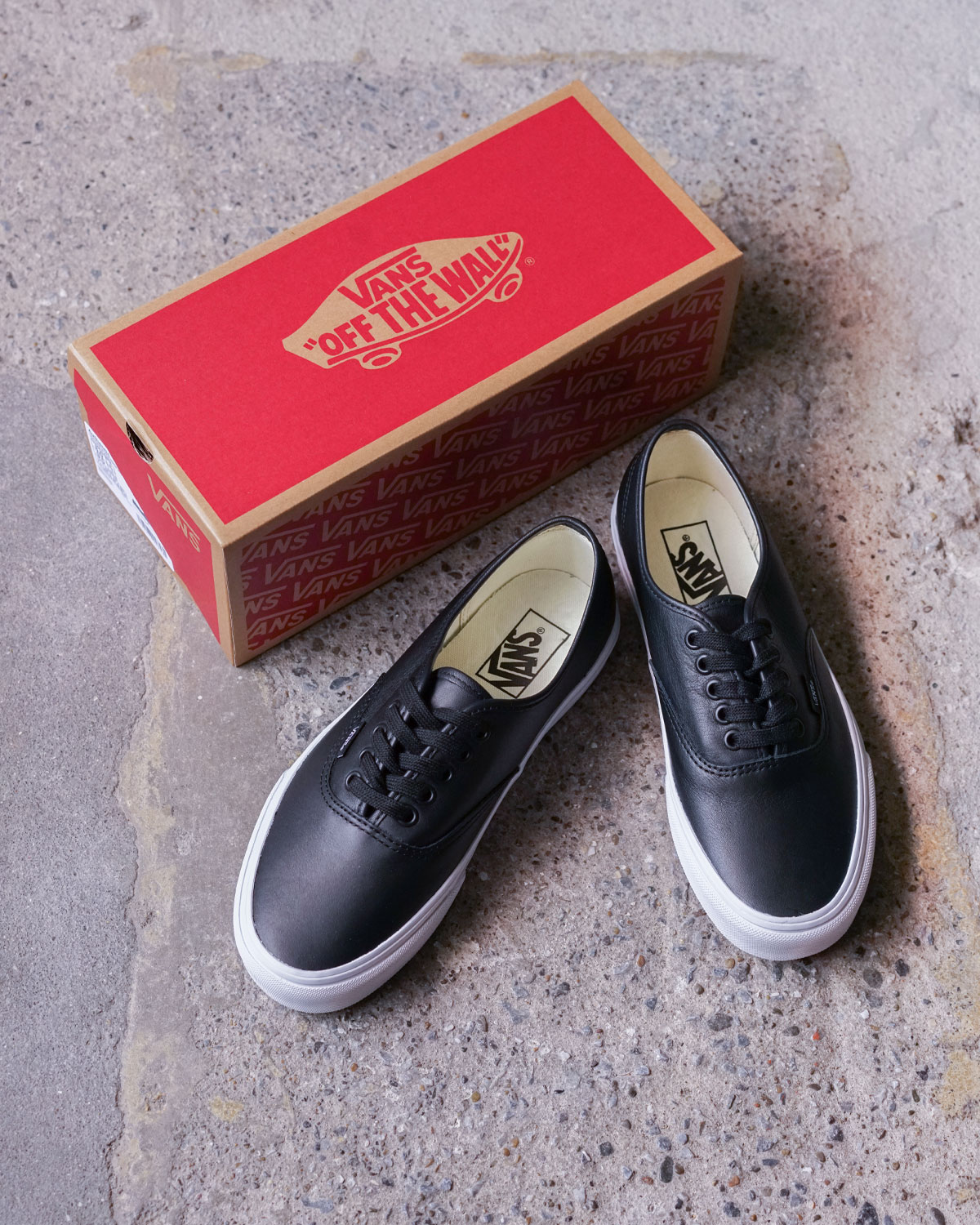 “Authentic” LEATHER - BLACK / TRUE WHITE