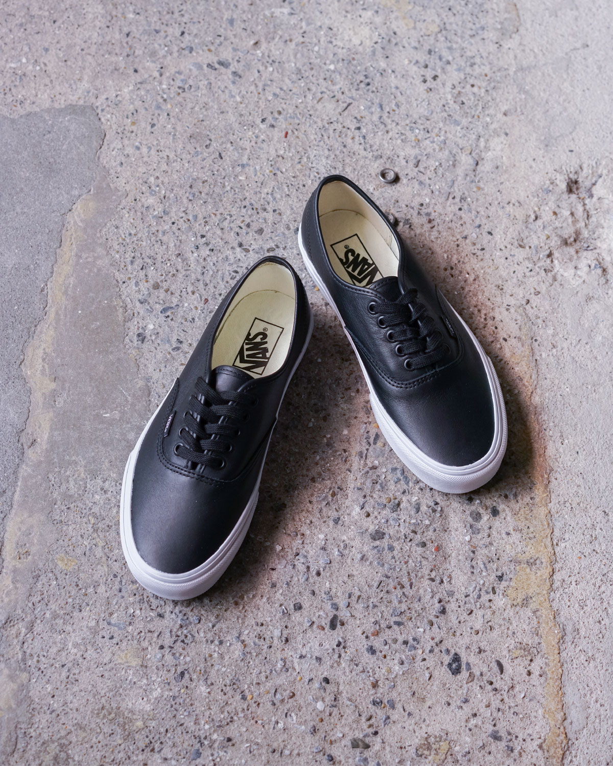 “Authentic” LEATHER - BLACK / TRUE WHITE