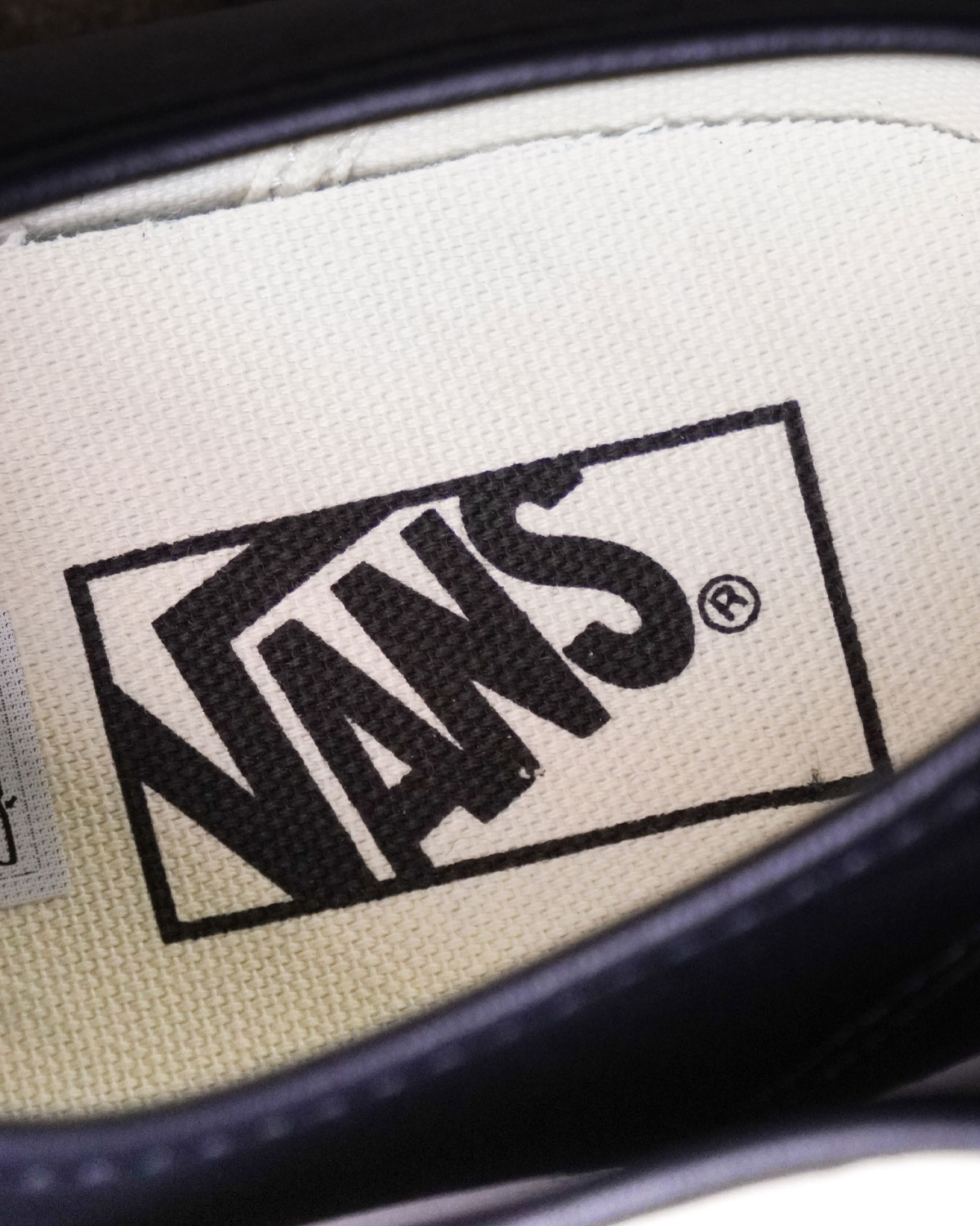 “Authentic” LEATHER - BLACK / TRUE WHITE（インソールのロゴ）