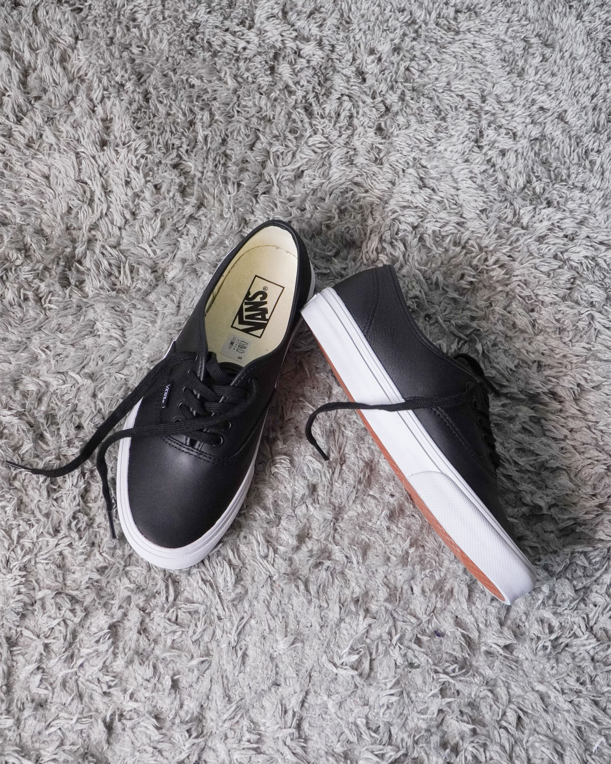 “Authentic” LEATHER - BLACK / TRUE WHITE