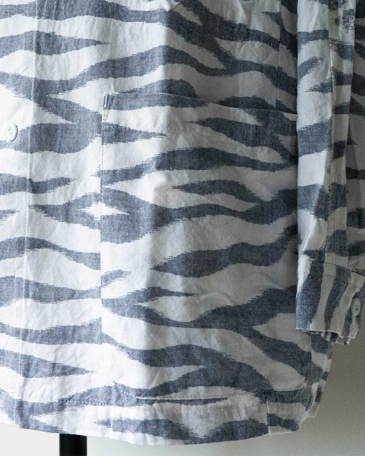 WHITE ZEBRA（スポーツジャケット型なので両裾サイドにポケットがつきます）