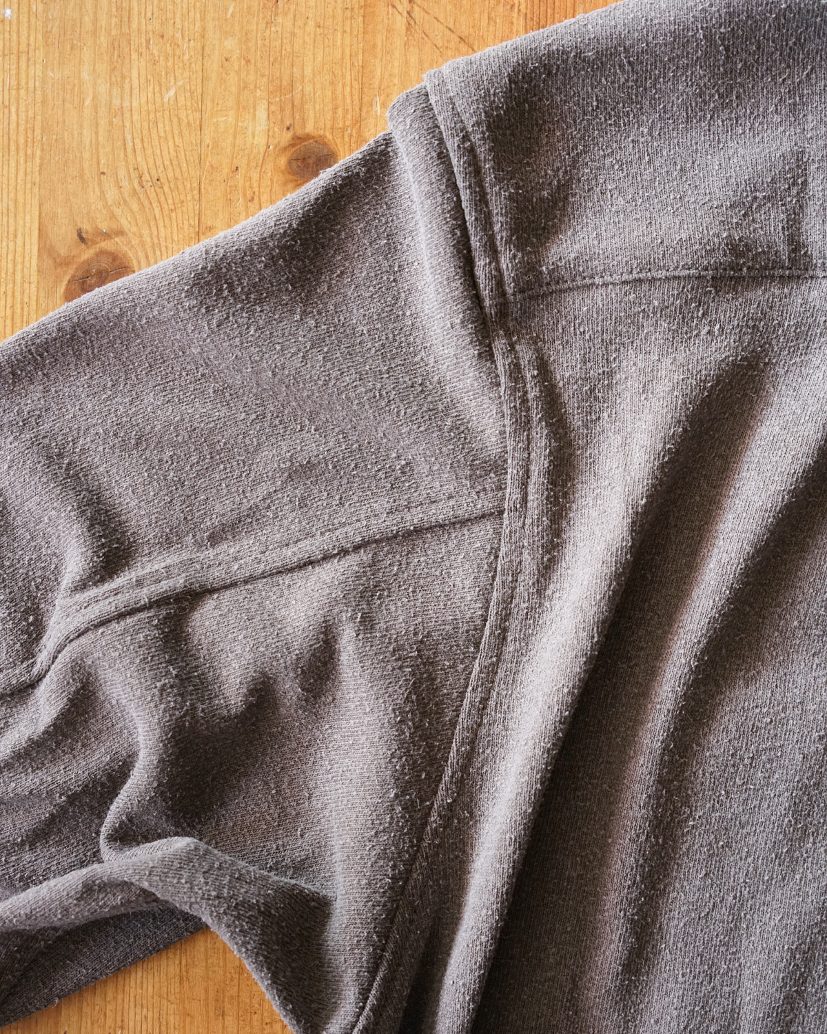 ‐Silk noil Jersey‐ Graish Brown（保形するためにアーム後ろ側は継いでいます）