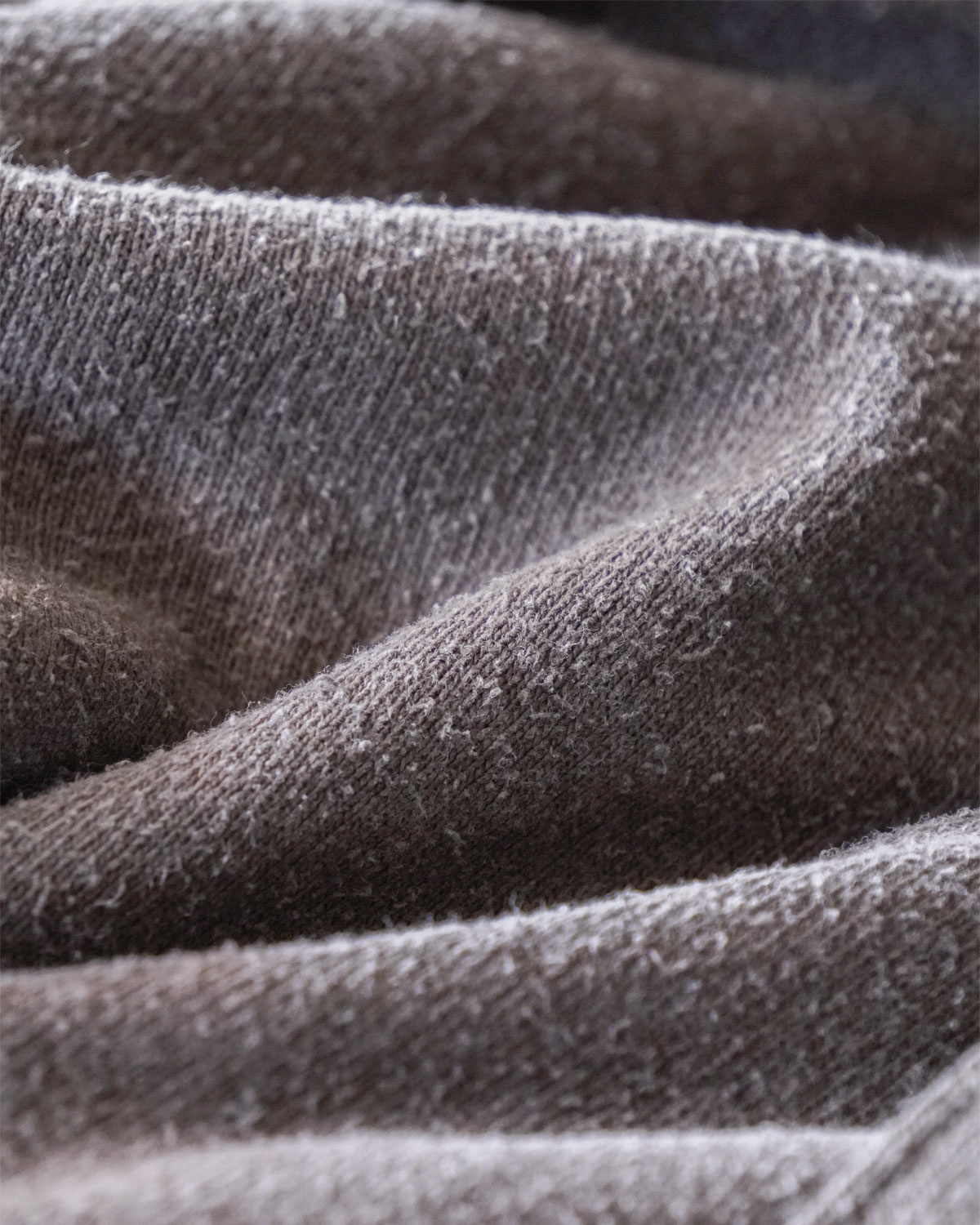 ‐Silk noil Jersey‐ Graish Brown（シルクらしいなめらかな生地感）