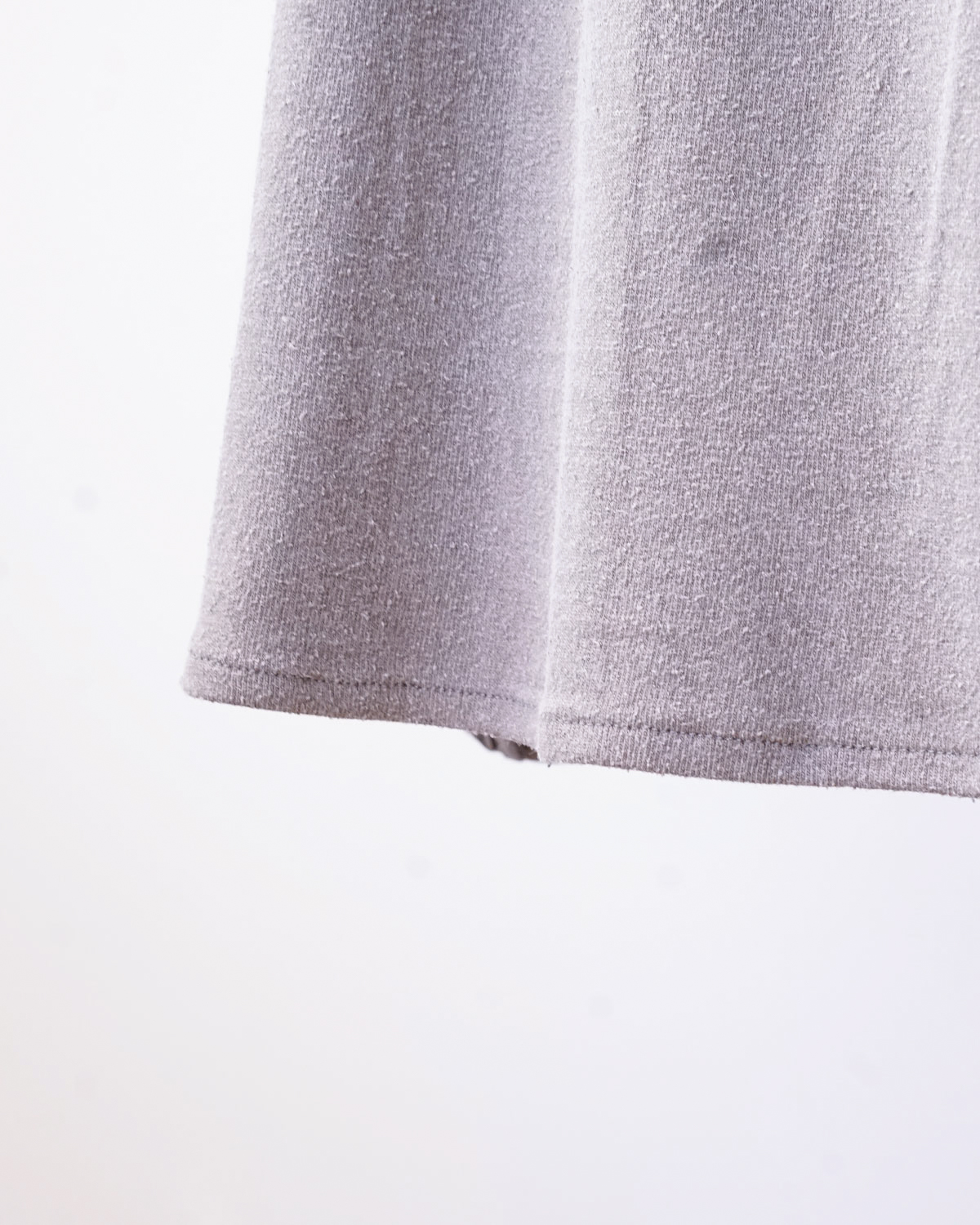 ‐Silk noil Jersey‐ Graish Brown（裾の生地が揺れる様子がたまりません）