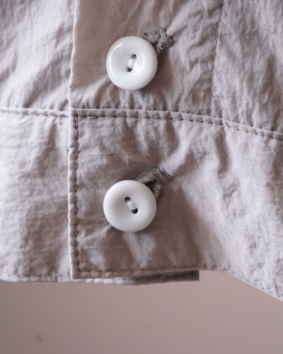 SOWBOW SHIRTS type F cardigan -SHRINKLE NYLON-GREIGE（有田焼の陶器ボタン）