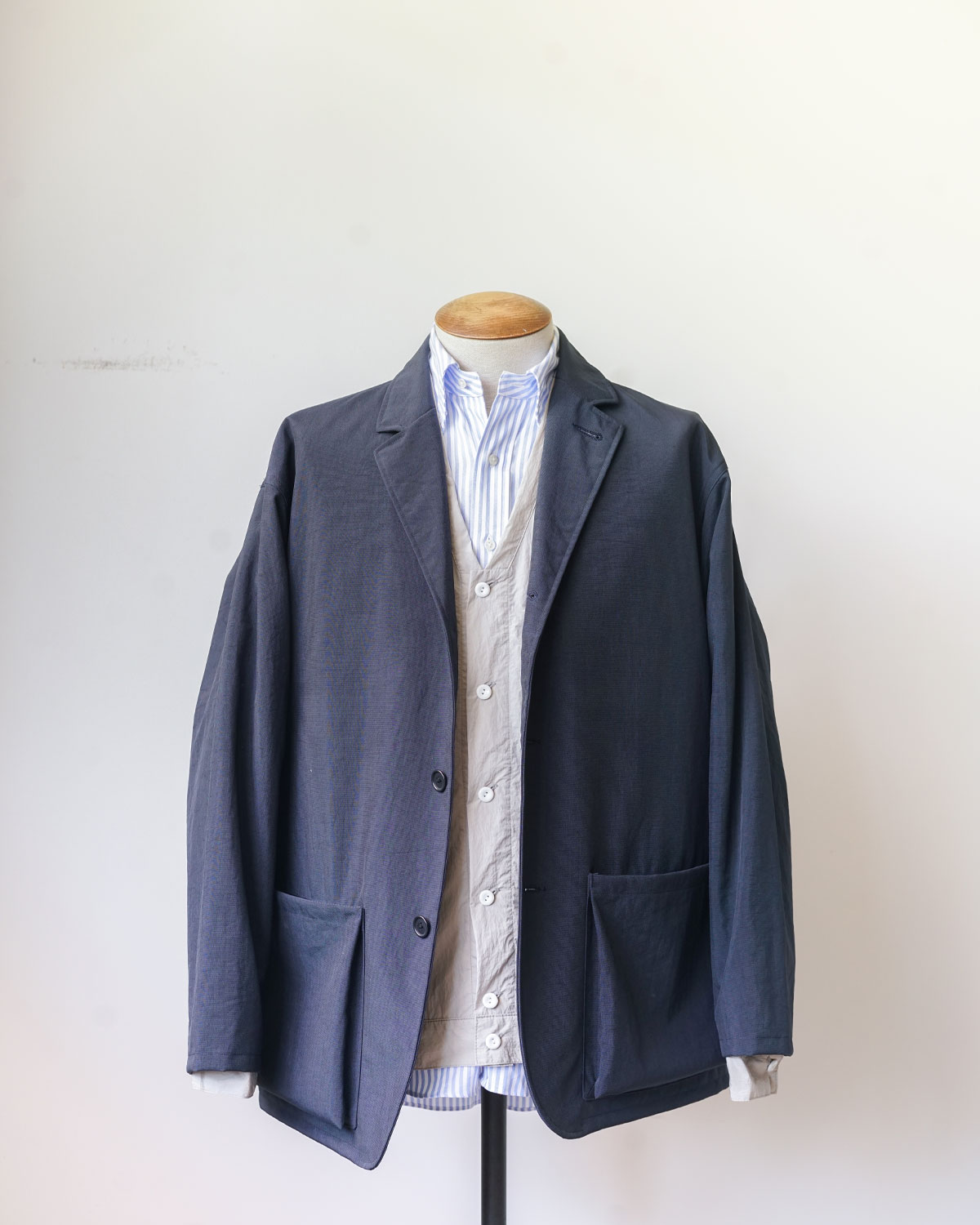 SOWBOW SHIRTS type F cardigan -SHRINKLE NYLON-GREIGE（ジャケットのインナーに）