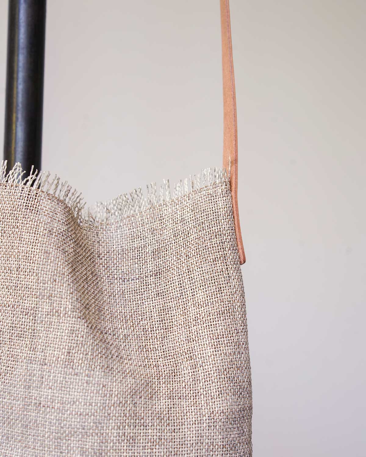 NATURAL（口部分の切っぱなしは素材の風合いを引き立たせます）