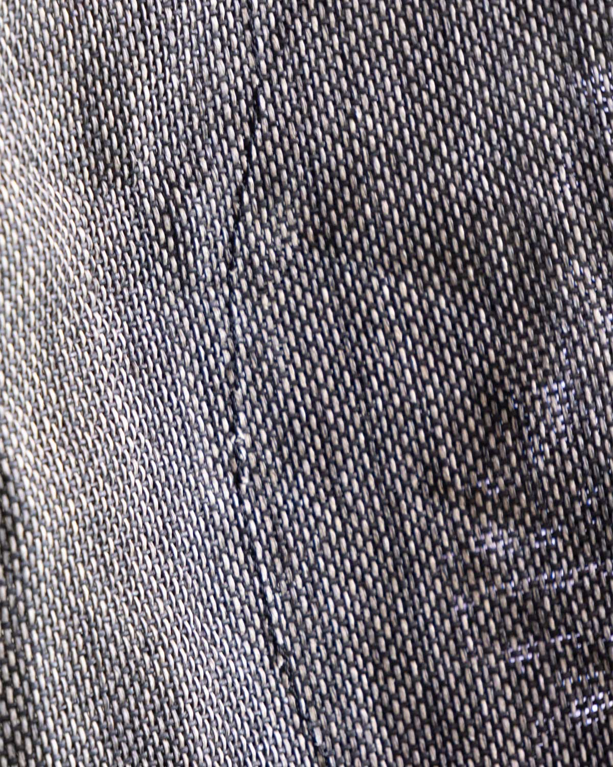 BLACK（和紙織布らしい目の粗い生地感が唯一無二な存在感を演出します）