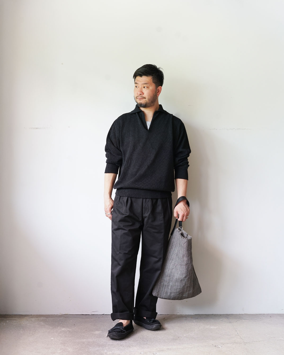 BLACK（春夏でも少しクールなスタイリングにも良いです）