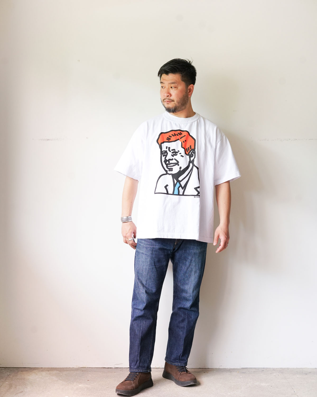 white：GENTLEMAN（165cm66kg Lサイズを着用しています）