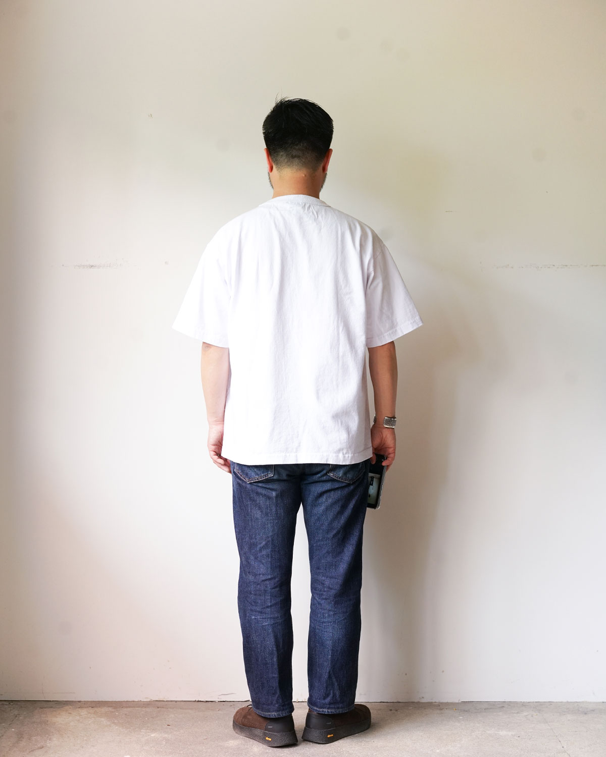 white：GENTLEMAN（165cm66kg Lサイズを着用しています）