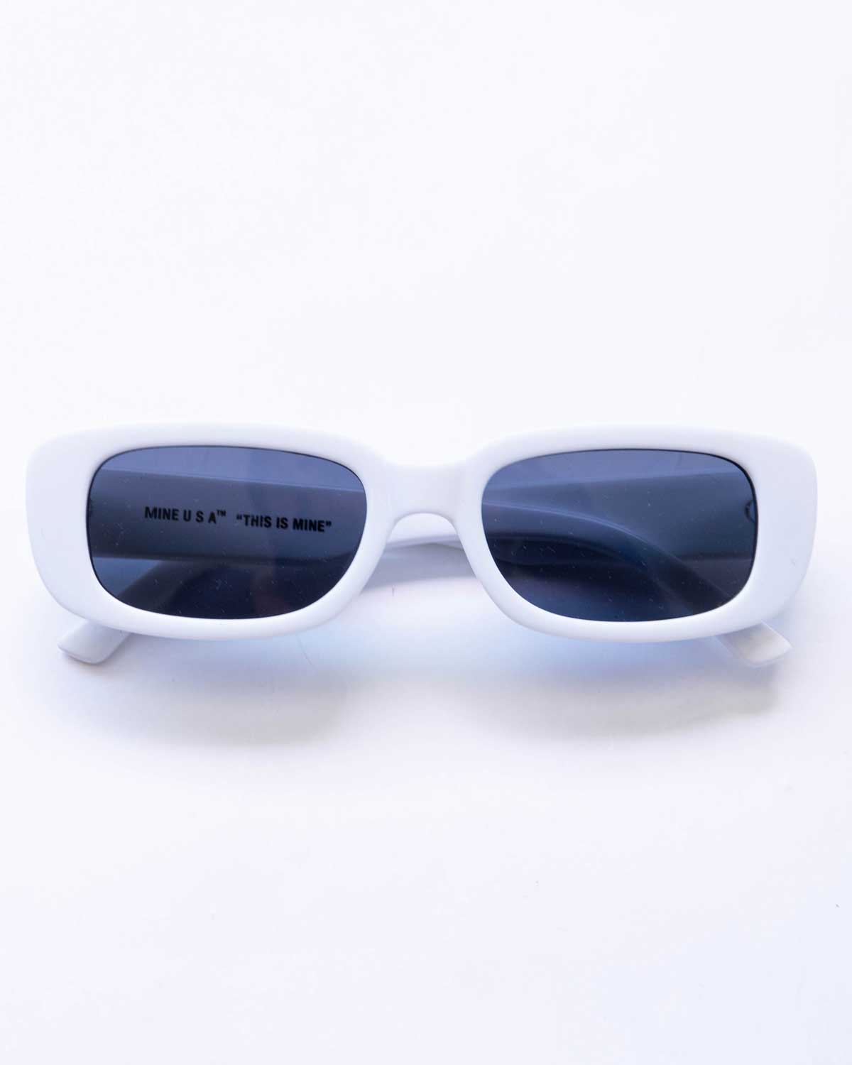 “MINE Glasses #02” with a case（WHITE）