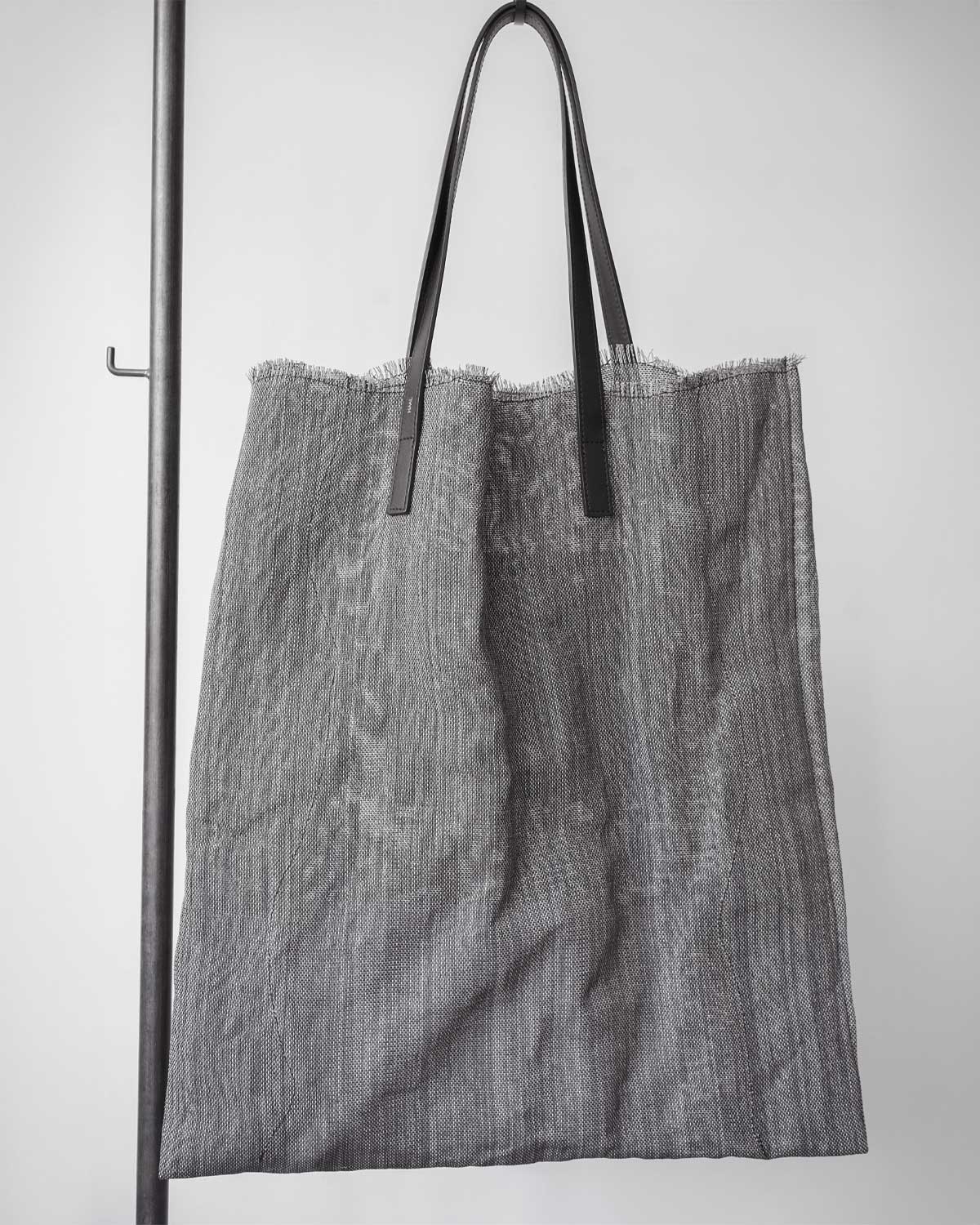 PRIMITIVE TOTE BAG -paper- [black]