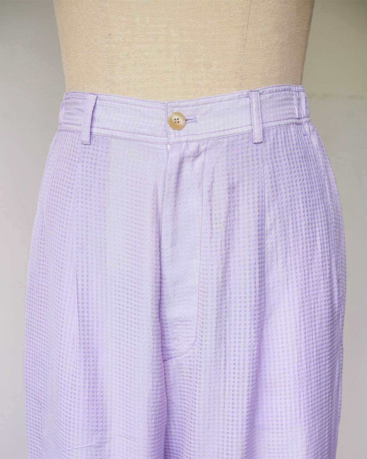 Purple（前から見るとスラックスらしく綺麗な印象です）