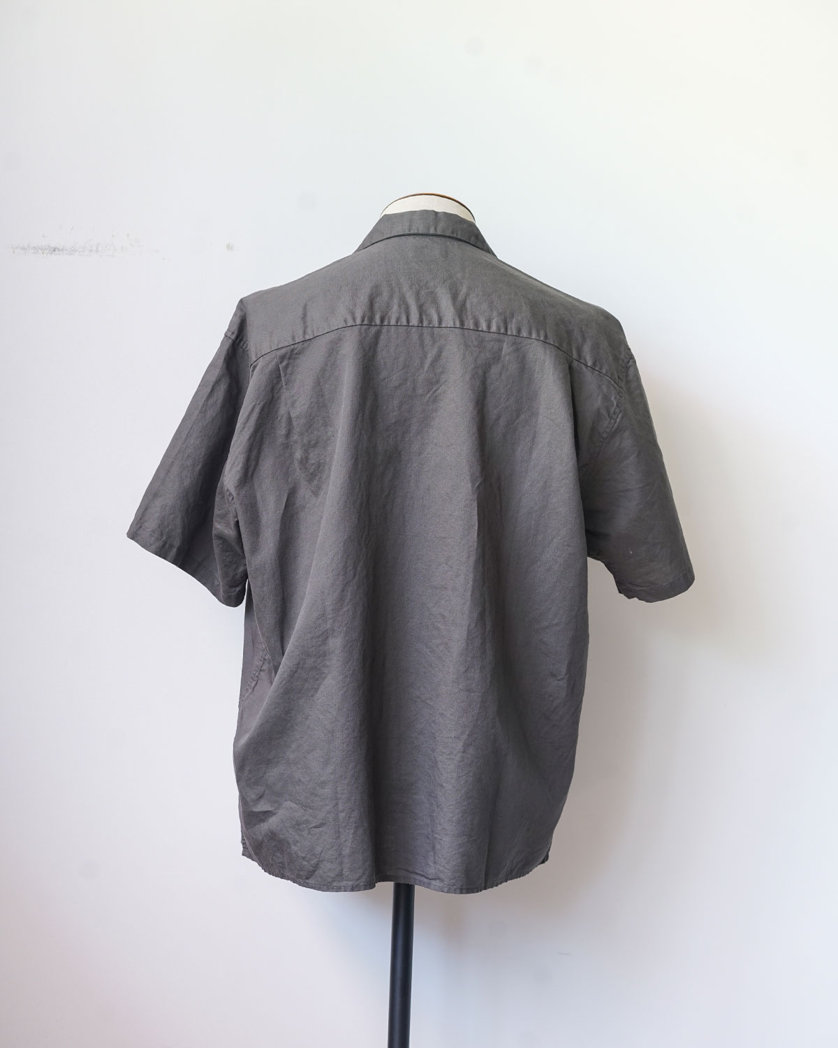 Charcoal Gray（背面）